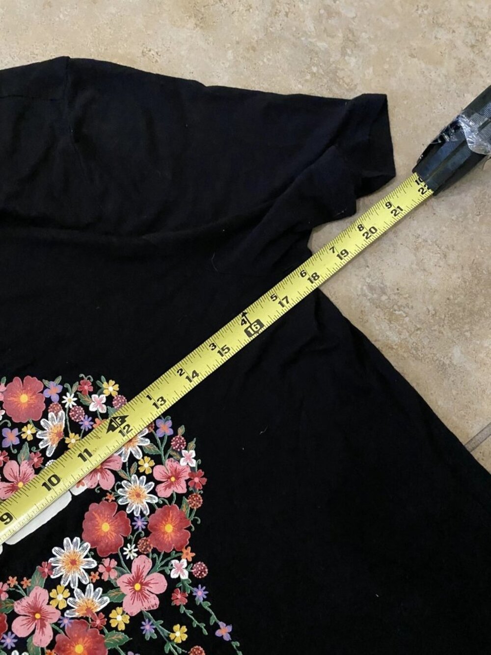 Savanna Jane Black Floral Lips Graphic Tee Short Sleeve Sz M Medium - Picture 8 of 14